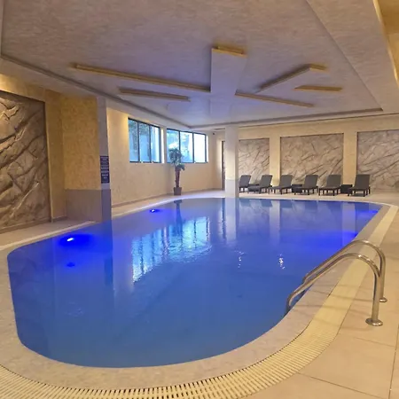 4n Lux & アパート ズラティボール