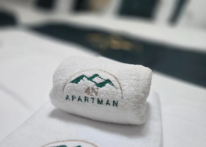 4n Lux & アパート ズラティボール